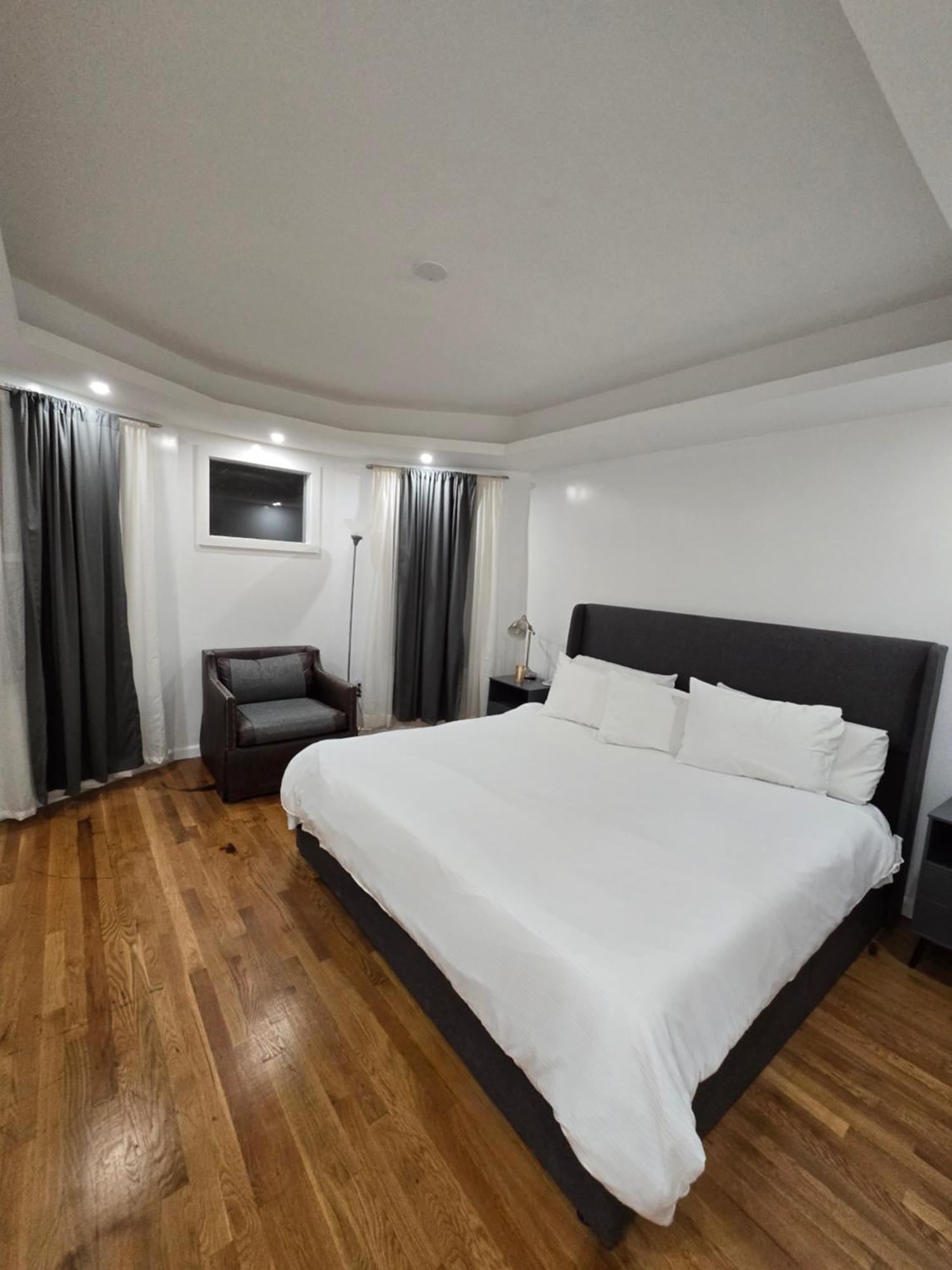 Beautiful Boston Bedroom - New Renovation מראה חיצוני תמונה