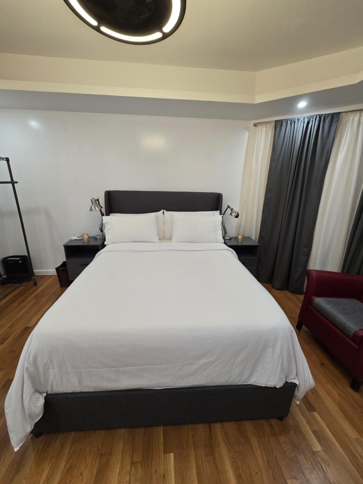 Beautiful Boston Bedroom - New Renovation מראה חיצוני תמונה