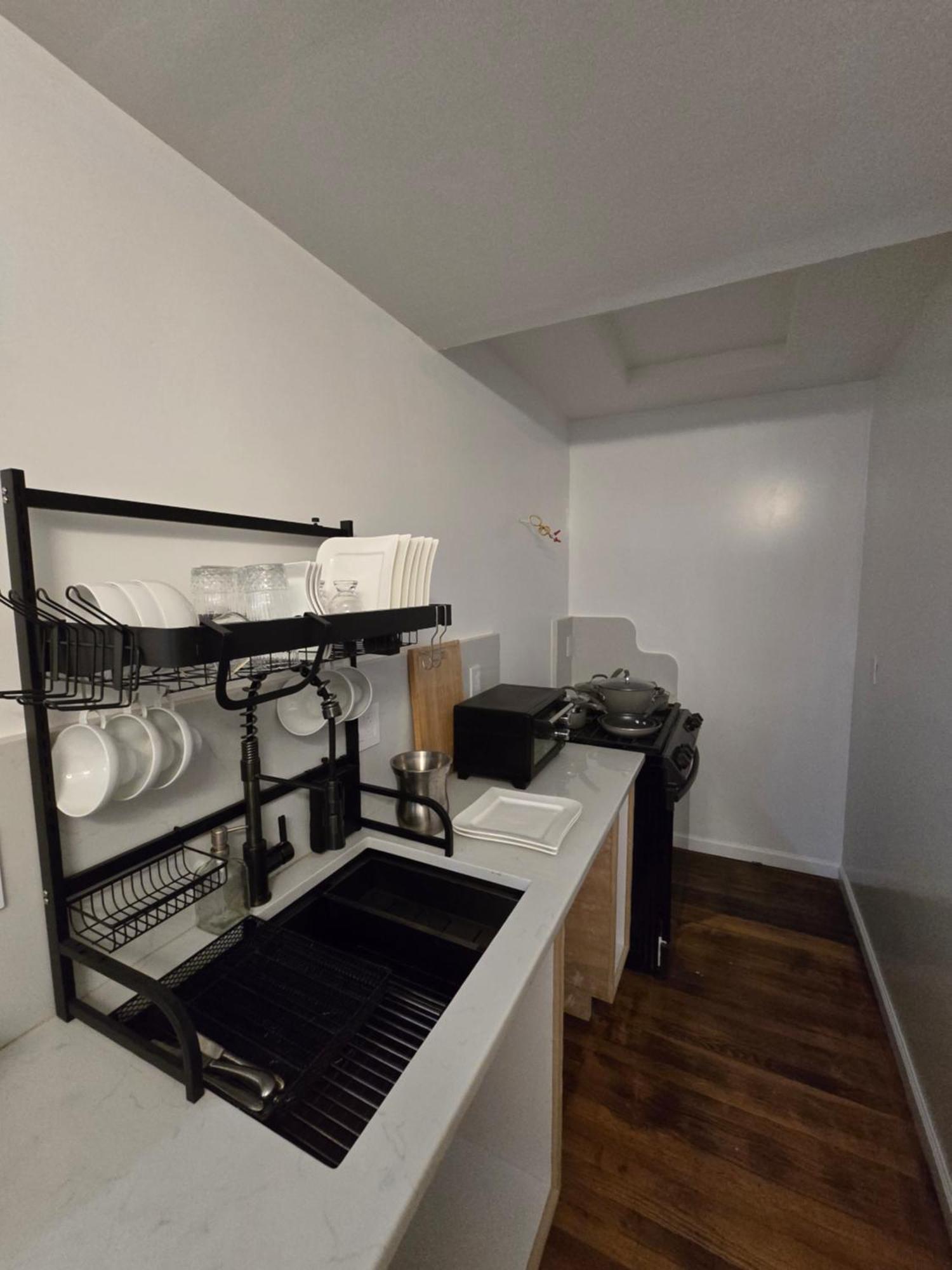 Beautiful Boston Bedroom - New Renovation מראה חיצוני תמונה